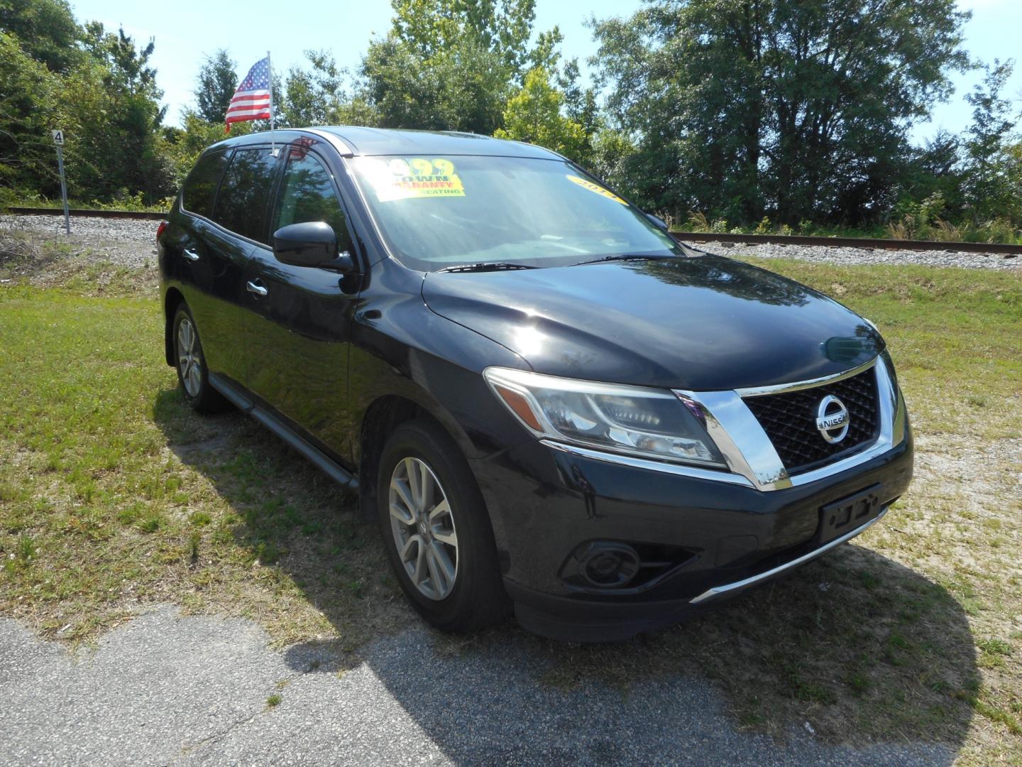 2014 Black Nissan Pathfinder S 4WD (5N1AR2MM7EC) with an 3.5L V6 DOHC 24V engine, Continuously Variable Transmission transmission, located at 2553 Airline Blvd, Portsmouth, VA, 23701, (757) 488-8331, 36.813889, -76.357597 - ***VEHICLE TERMS*** Down Payment: $1499 Weekly Payment: $110 APR: 23.9% Repayment Terms: 42 Months *** CALL ELIZABETH SMITH - DIRECTOR OF MARKETING @ 757-488-8331 TO SCHEDULE YOUR APPOINTMENT TODAY AND GET PRE-APPROVED RIGHT OVER THE PHONE*** - Photo#3